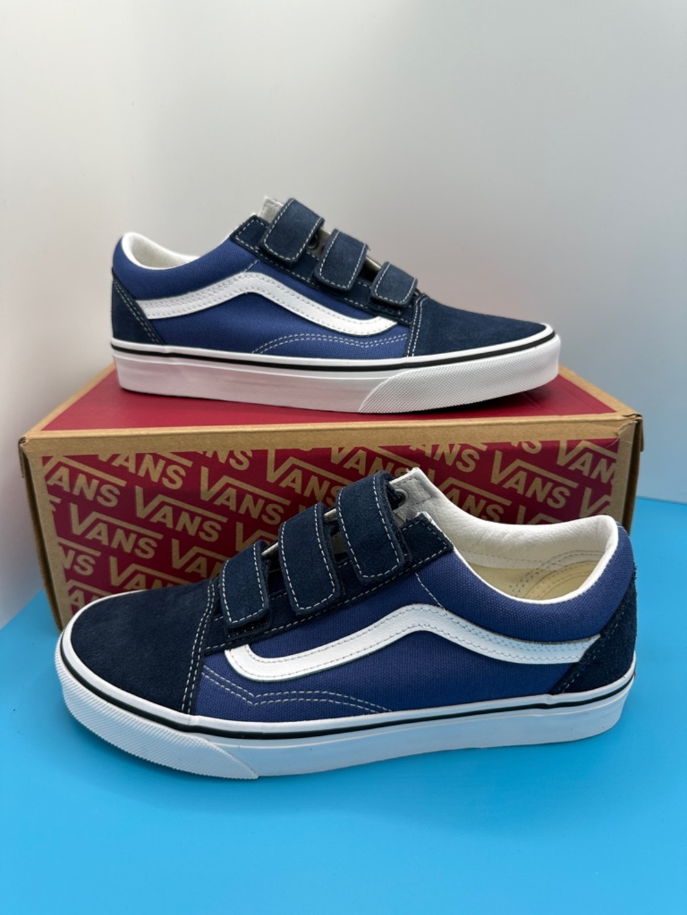 NEW! VANS! Old Skool Triple Velcro Mens Size 7 / Womens Size 8.5 brandnew in box